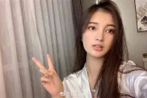 中年演员塌房天花板带亲闺女当出轨遮羞布