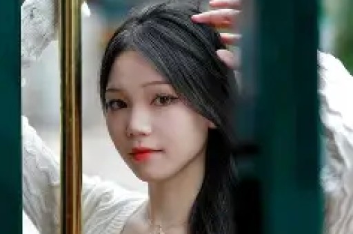 优思益塌房始末：明星集体道歉背后假洋牌与代工厂的真相